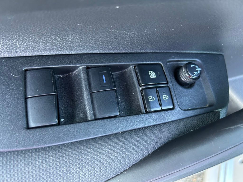 Thumbnail: 2022 Toyota Corolla - 16