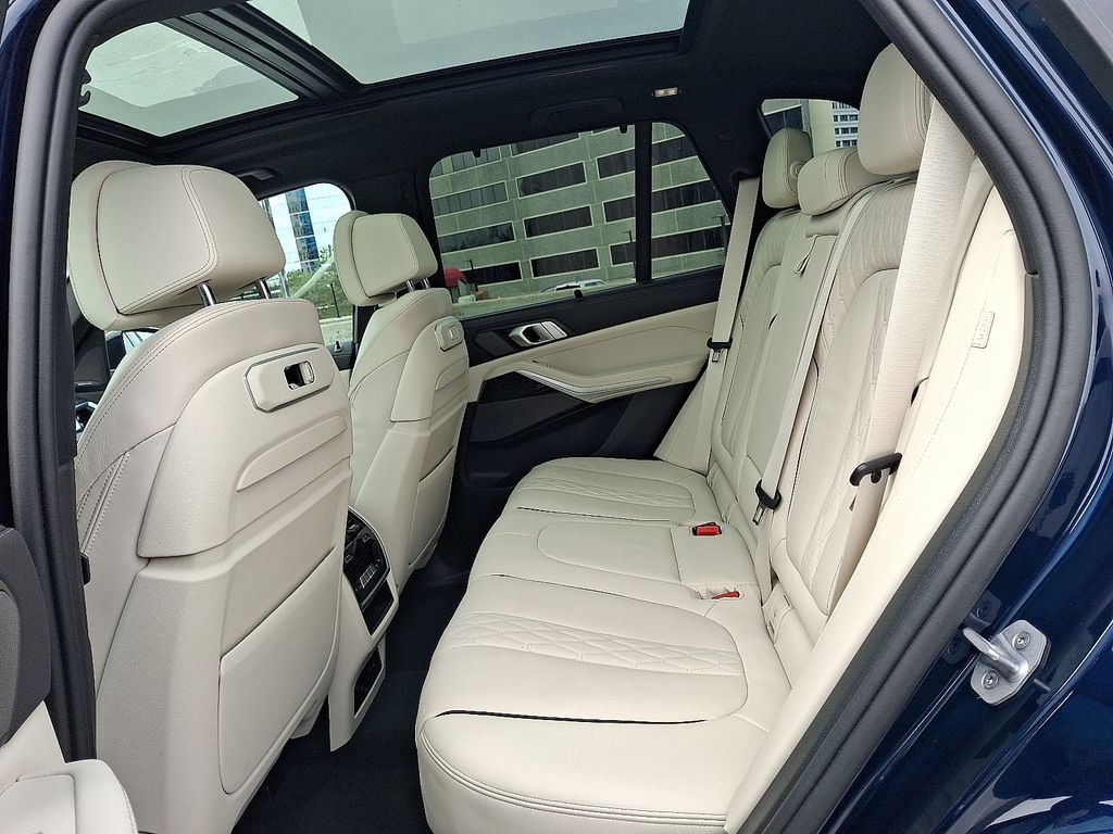 Thumbnail: 2025 BMW X5 - 12