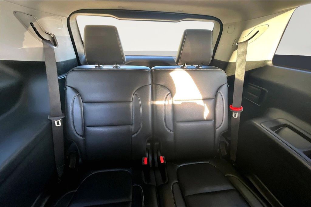 Certified Used 2023 White GMC SLT image 24