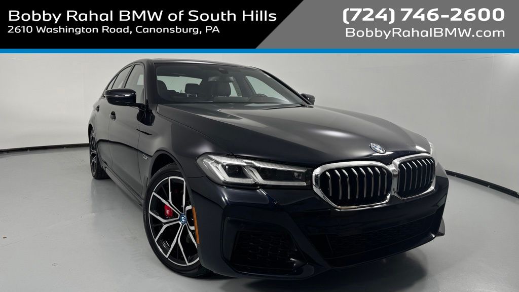 Carbon Black Metallic 2022 BMW 5 Series Sedan All-Wheel Drive 8-Speed Automatic