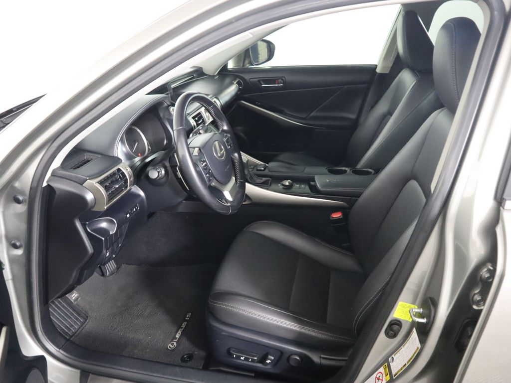 Thumbnail: 2016 Lexus IS - 20