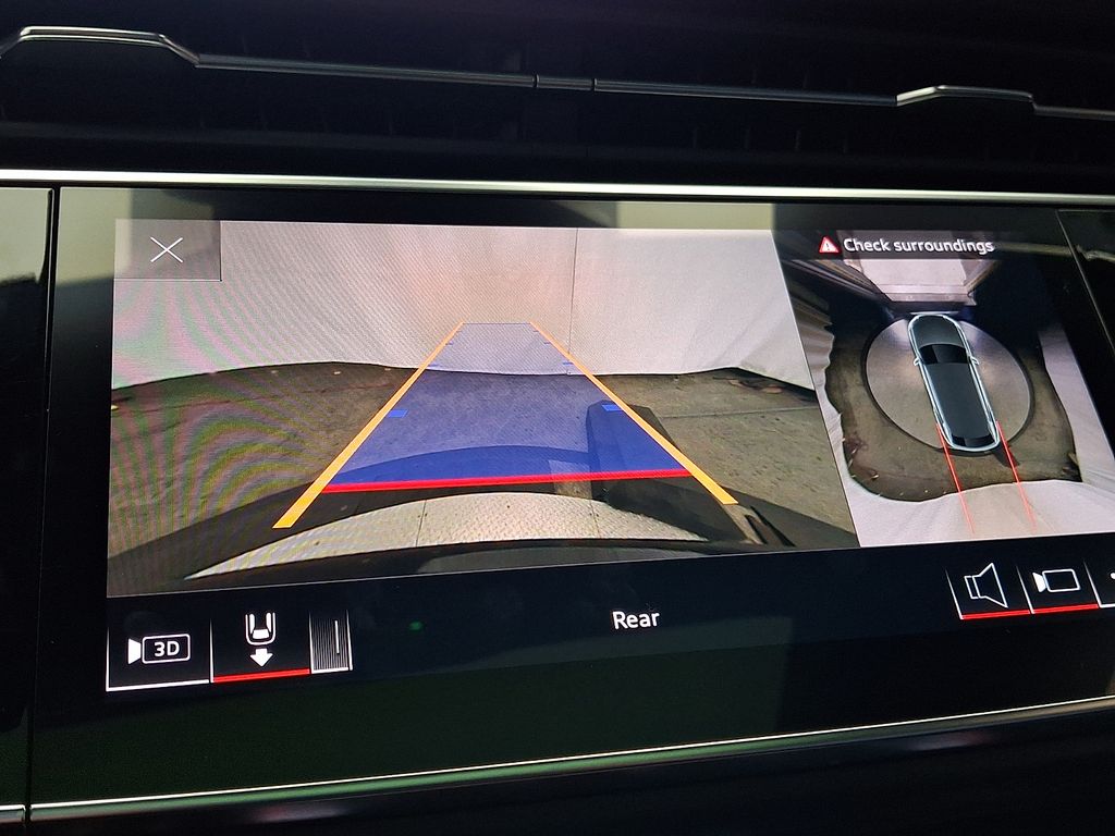 Thumbnail: 2021 Audi Q8 - 19