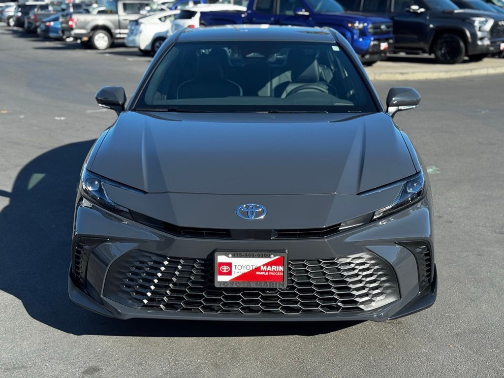 2025 Toyota Camry SE photo 8