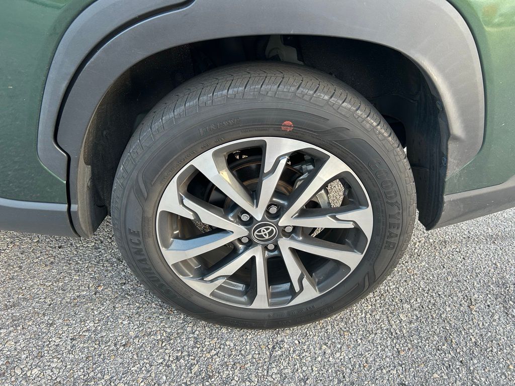 2022 Toyota Corolla Cross XLE 9