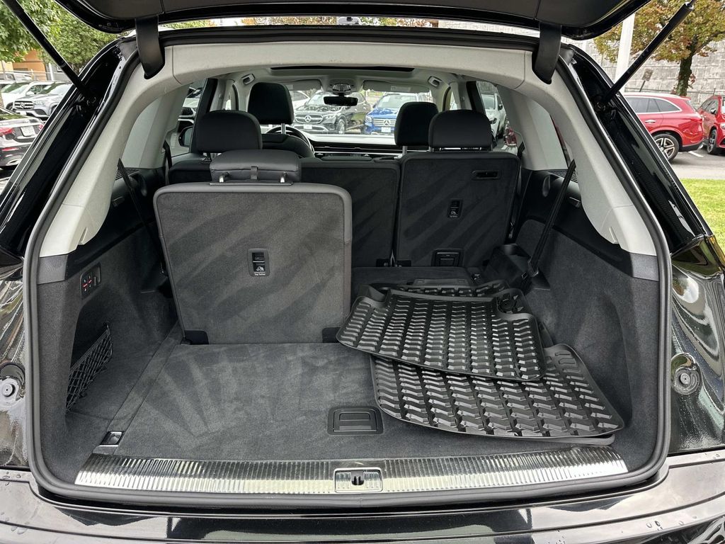 Thumbnail: 2022 Audi Q7 - 28