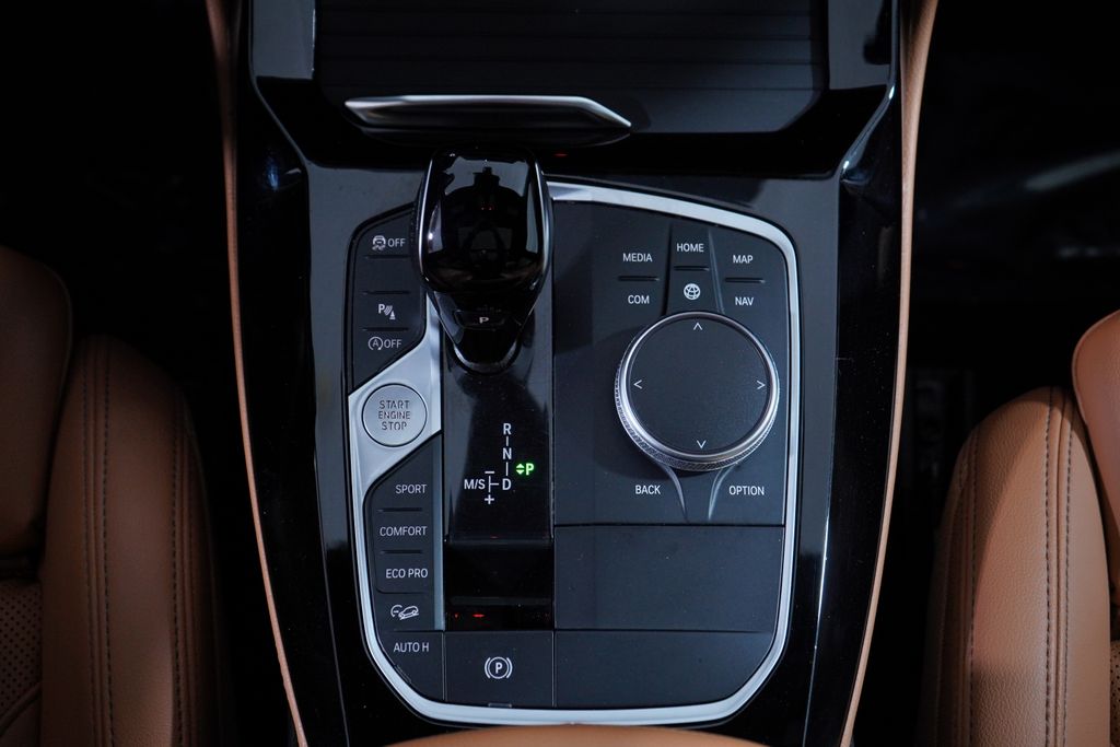 Thumbnail: 2023 BMW X4 - 14