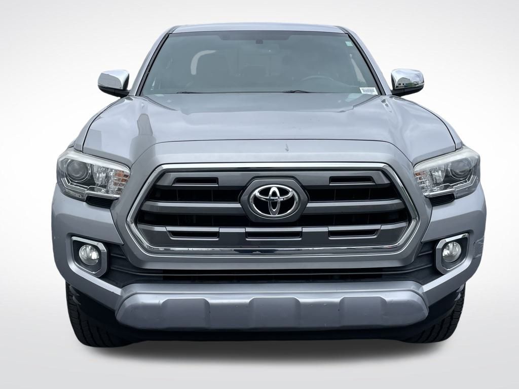 Thumbnail: 2017 Toyota Tacoma - 9