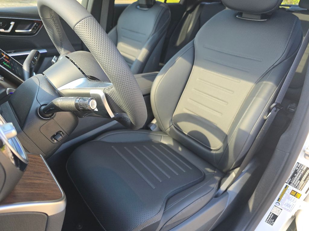 New 2026 White Mercedes-Benz GLC 300 image 25