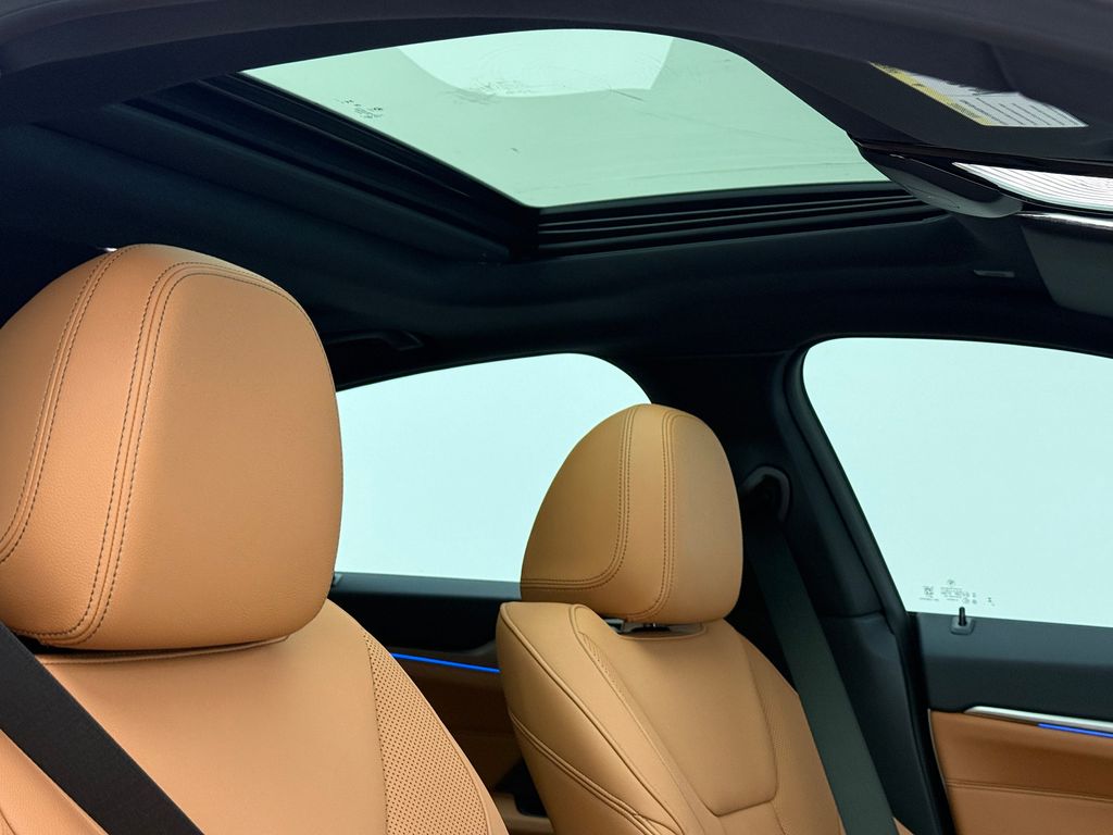 Thumbnail: 2025 BMW i4 - 18