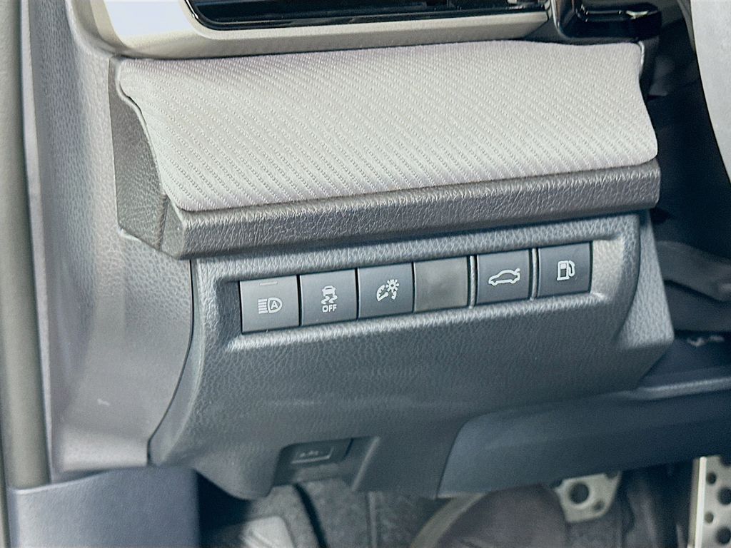 Thumbnail: 2025 Toyota Camry - 10