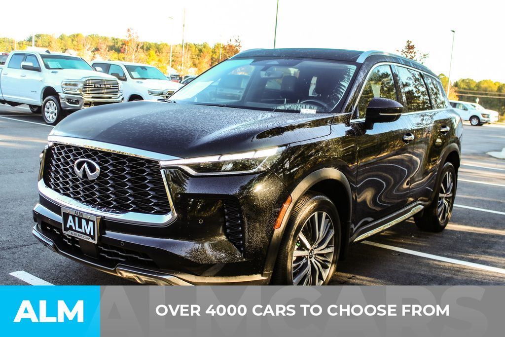 Used 2023 Black INFINITI Sensory image 3