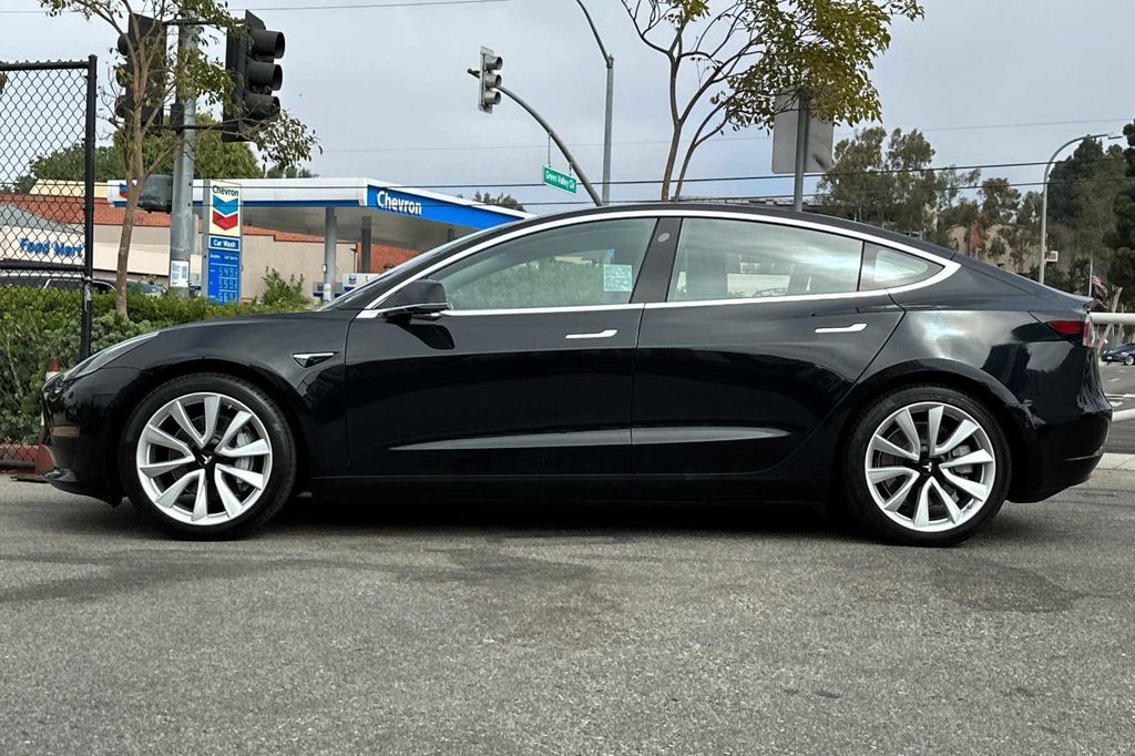 2018 Tesla Model 3 Long Range 8