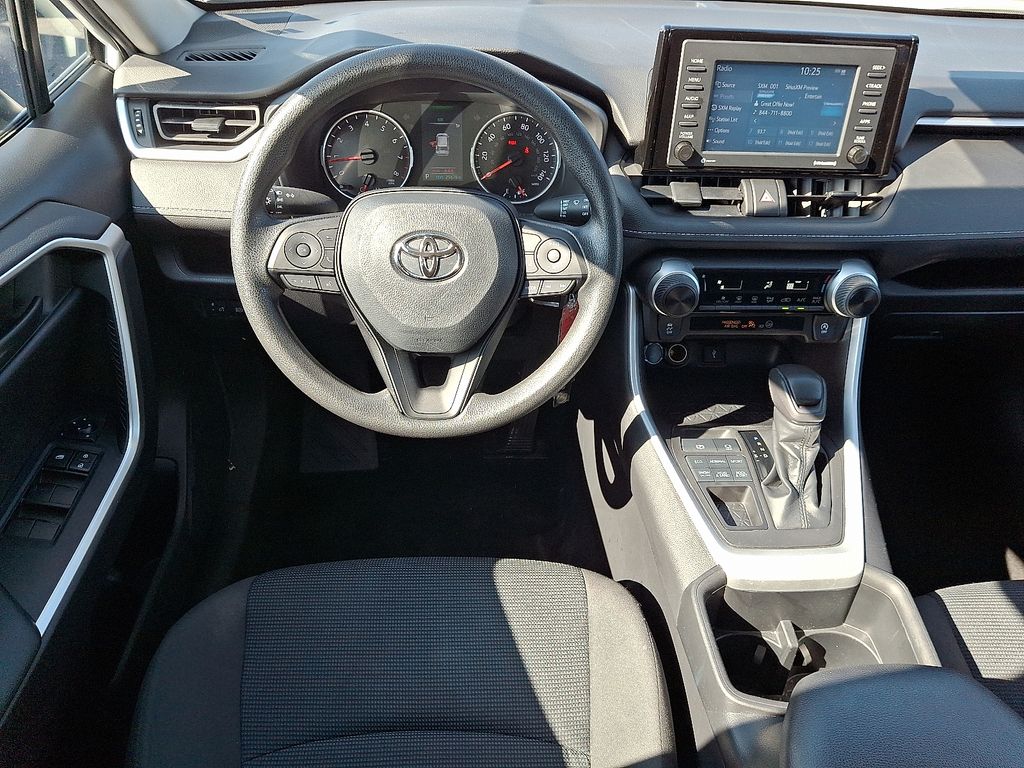 Thumbnail: 2022 Toyota RAV4 - 11