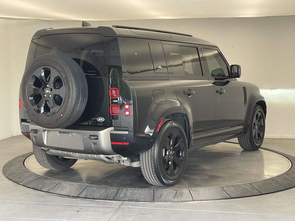 2023 Land Rover Defender 110 X-Dynamic SE - 7