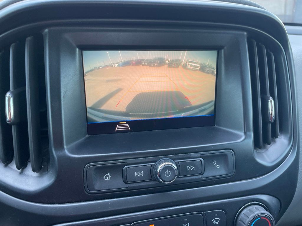 Used 2020 White GMC Base image 8