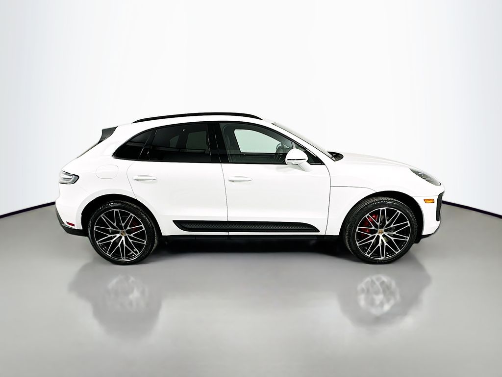 Thumbnail: 2023 Porsche Macan - 4