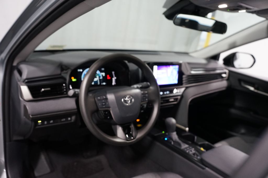 Thumbnail: 2025 Toyota Camry - 11