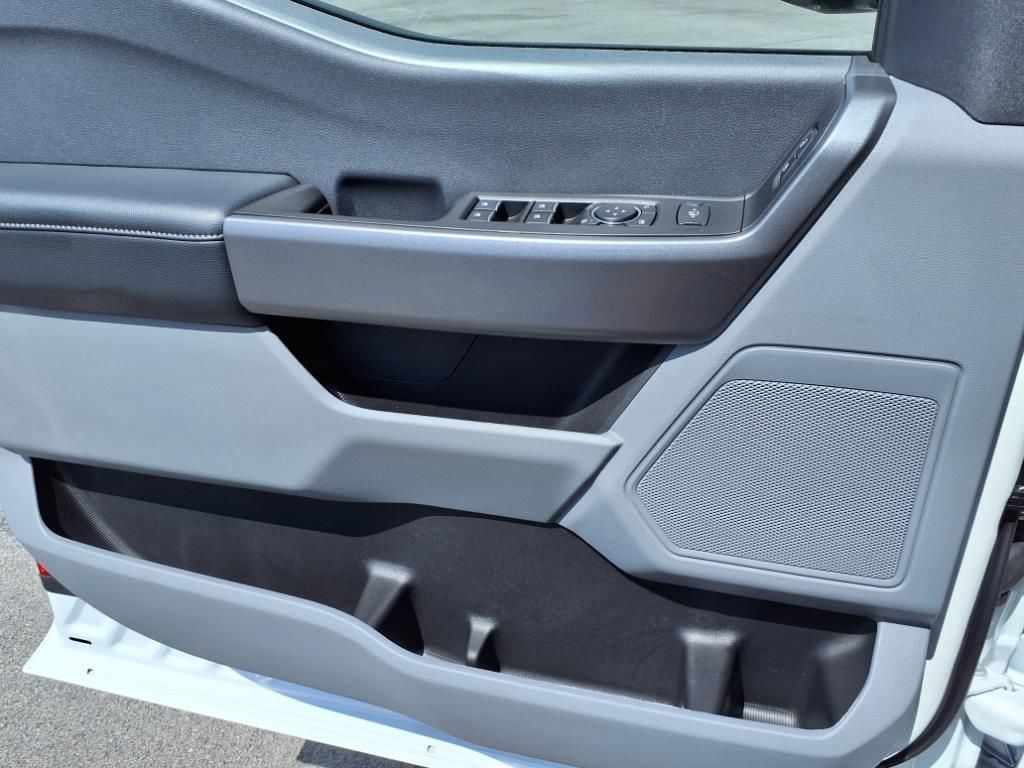 New 2025 White Ford XLT image 17