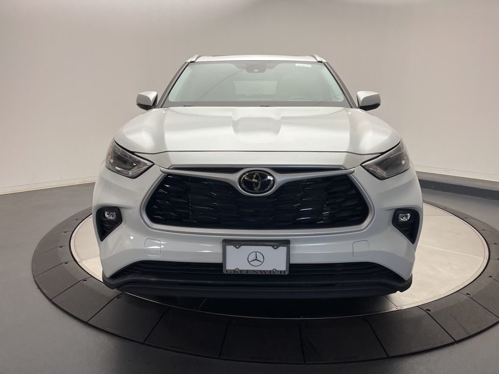 Thumbnail: 2023 Toyota Highlander - 2