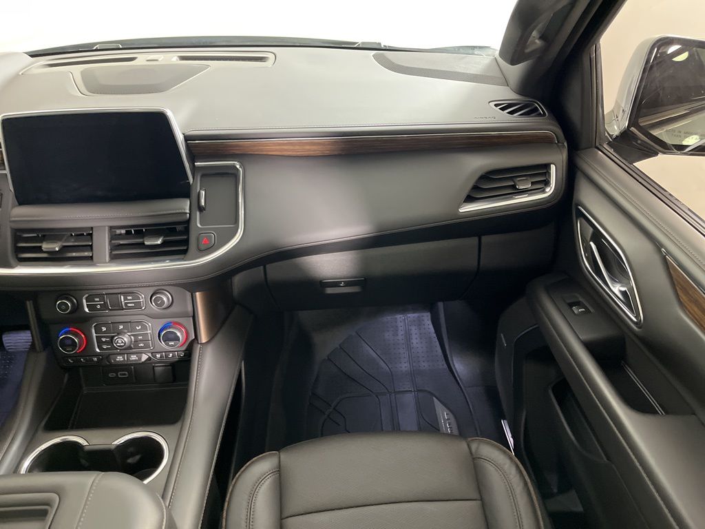 Thumbnail: 2023 Chevrolet Tahoe - 18