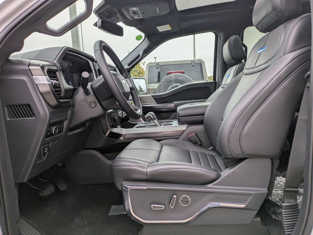 2025 Ford F-150 Platinum