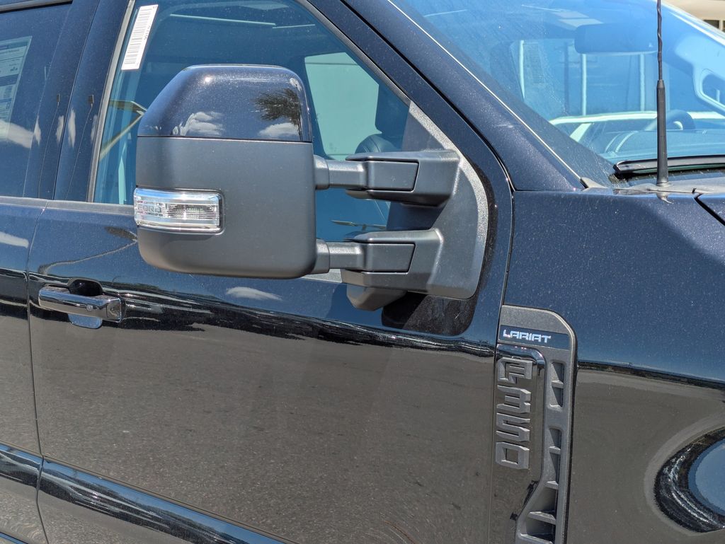 2026 Ford F-350 Super Duty LARIAT