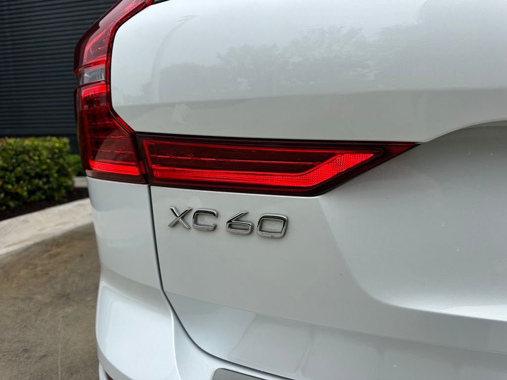 Thumbnail: 2023 Volvo XC60 - 14