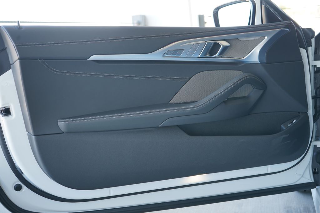 Thumbnail: 2026 BMW 8 Series - 10