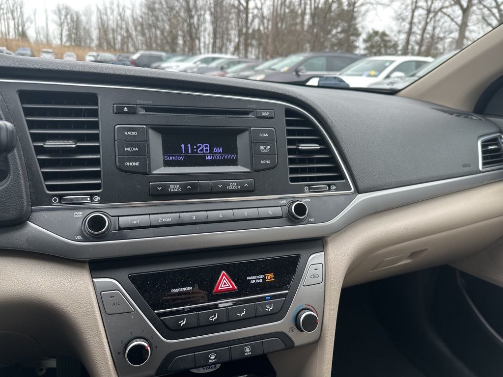 Used 2017 Red Hyundai SE image 11