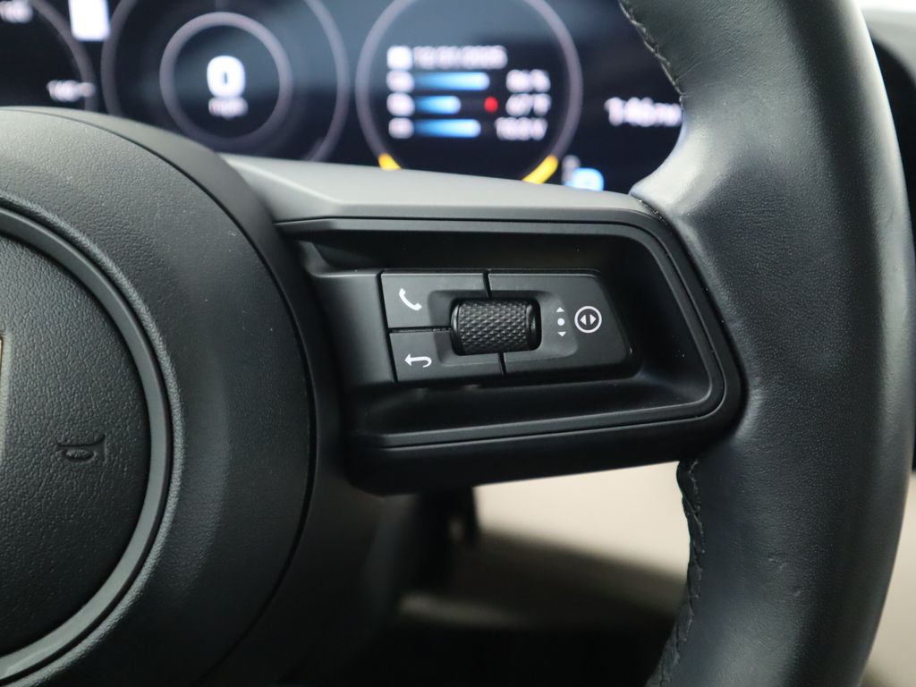 Thumbnail: 2021 Porsche Taycan - 12