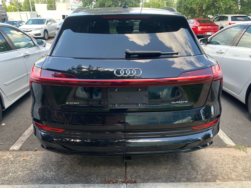 Thumbnail: 2021 Audi e-tron - 8