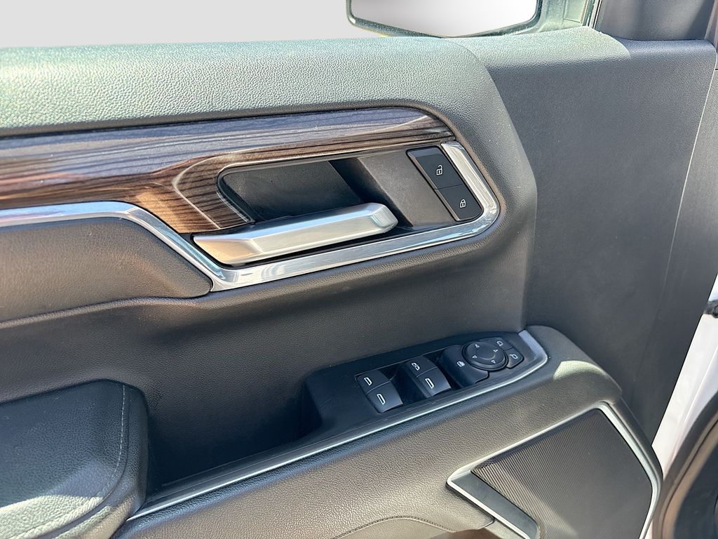 Used 2024 White Chevrolet LT image 18