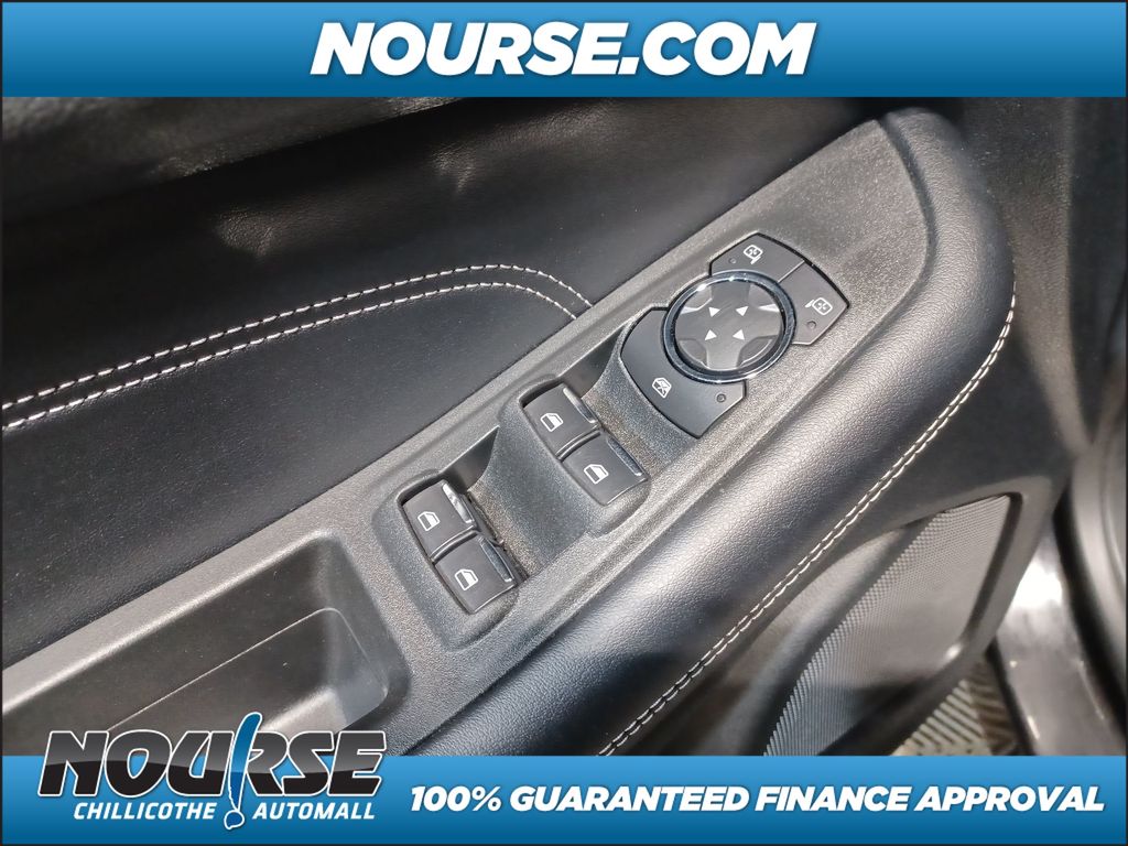 2022 Ford Edge Titanium photo
