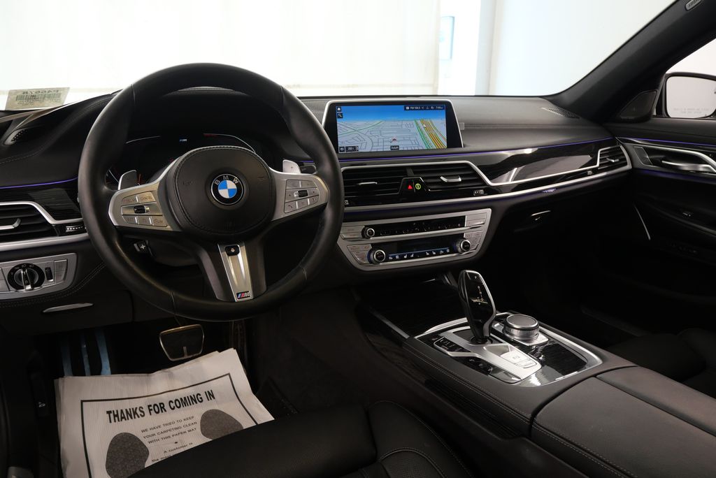 2022 BMW 7 Series 740i 19