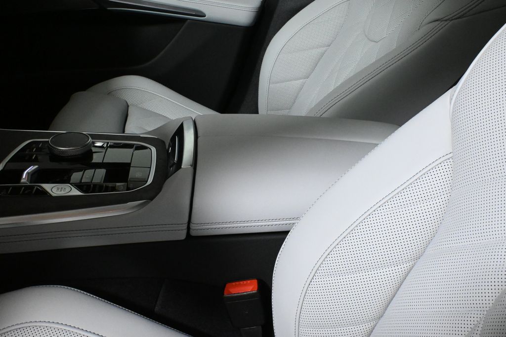 Thumbnail: 2026 BMW X5 - 26