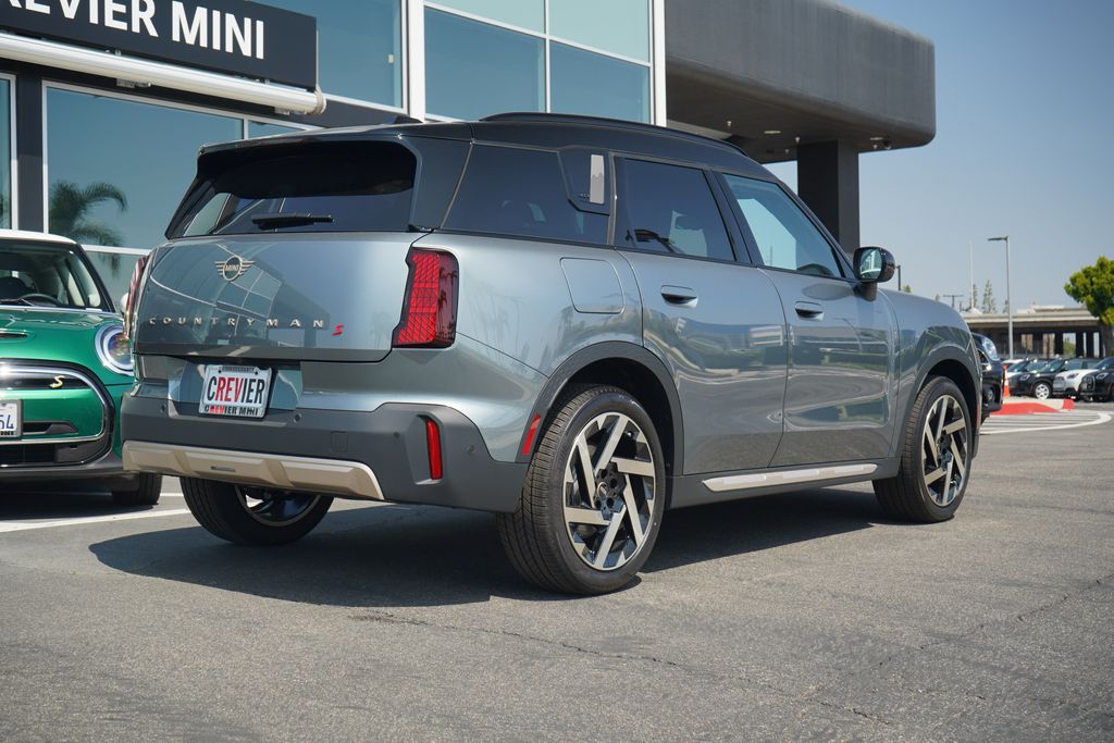 2025 MINI Cooper Countryman Iconic 6