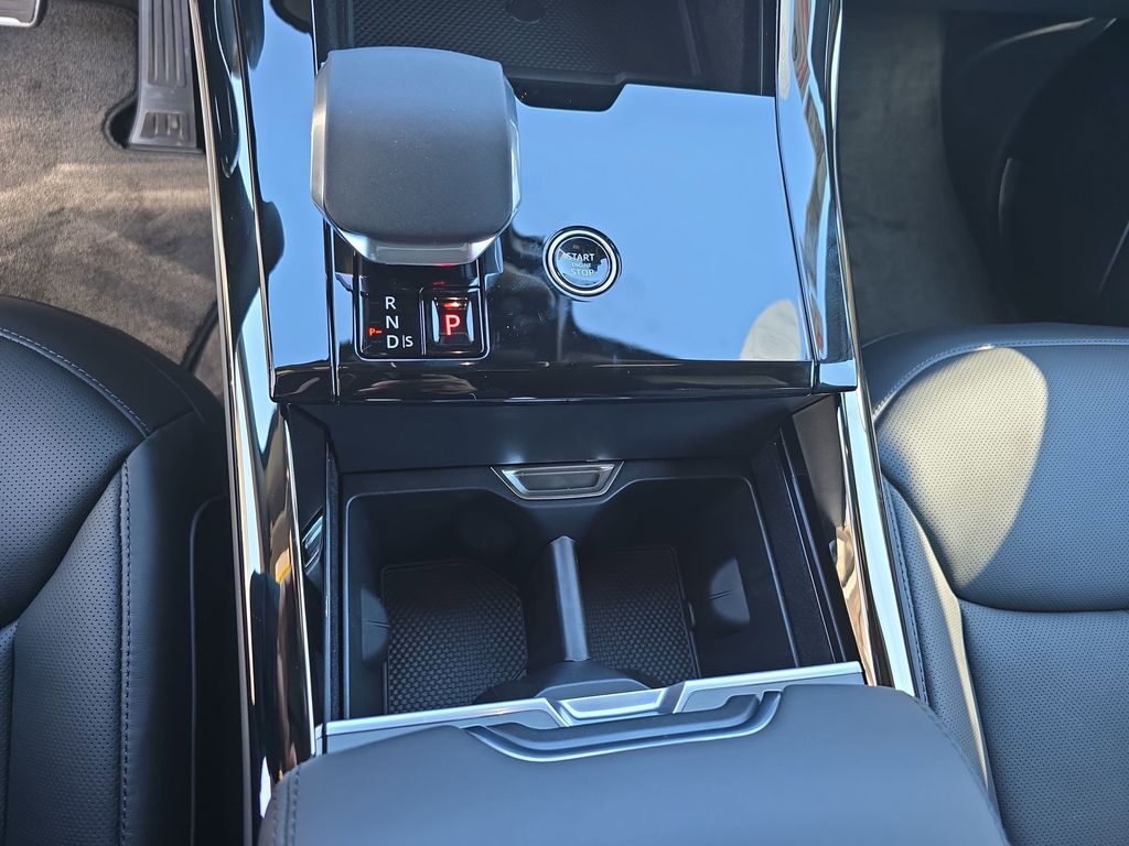 New 2026 White Land Rover Dynamic SE image 26