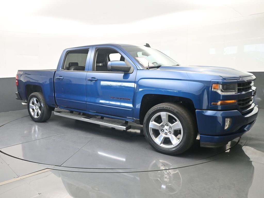 Used 2016 Deep Ocean Blue Metallic Chevrolet LT image 7