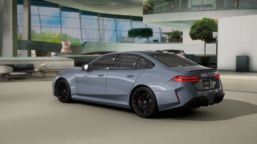 Thumbnail: 2026 BMW M5 - 2