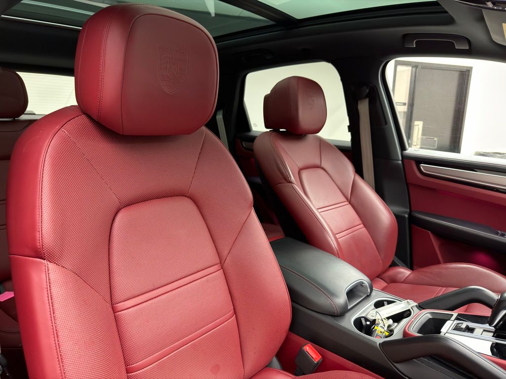 Thumbnail: 2023 Porsche Cayenne - 3