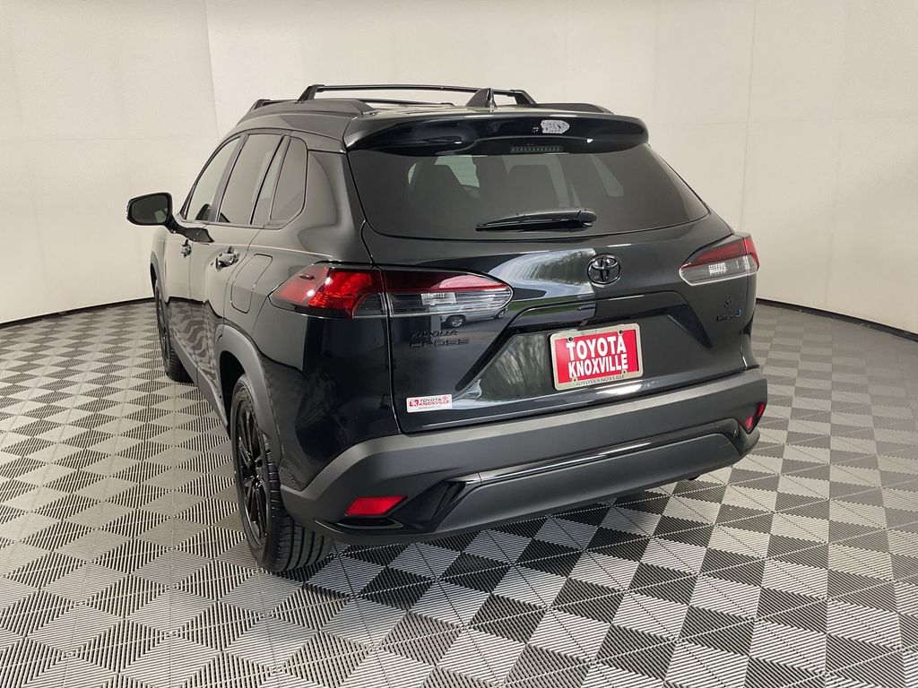 View vehicle photo 6