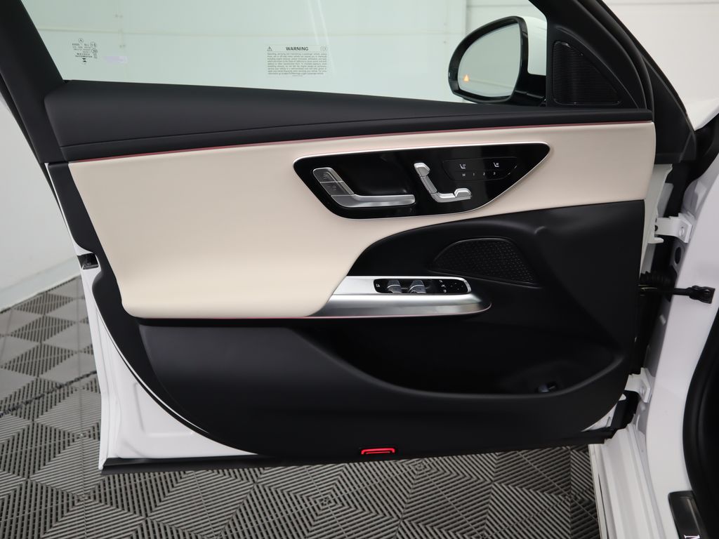 Thumbnail: 2025 Mercedes-Benz E-Class - 25