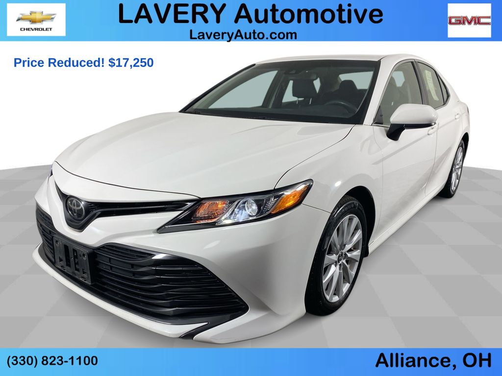 2018 Toyota Camry LE photo