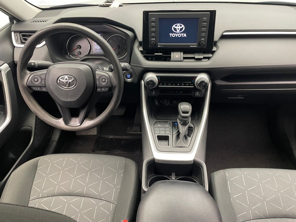 2022 Toyota RAV4 XLE 19