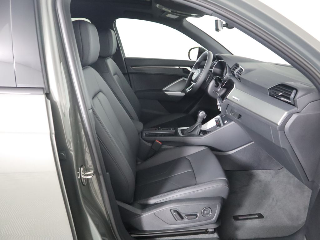 Thumbnail: 2025 Audi Q3 - 21