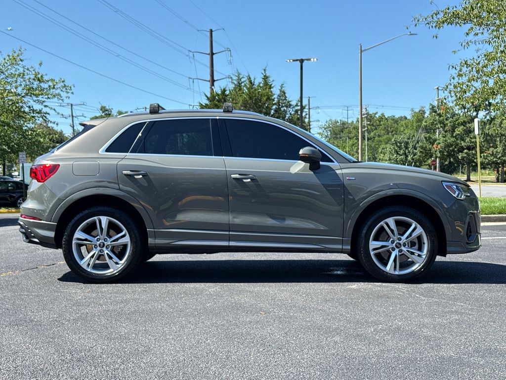 Thumbnail: 2023 Audi Q3 - 2