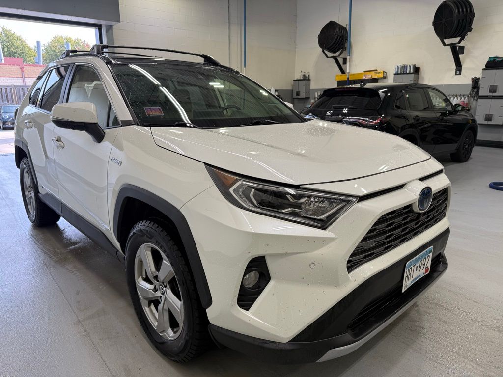 Thumbnail: 2019 Toyota RAV4 - 6