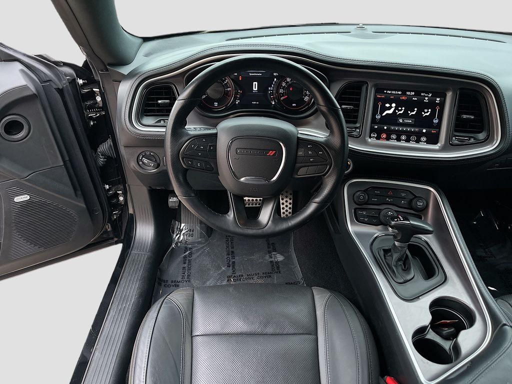 Used 2022 Black Dodge SXT image 23