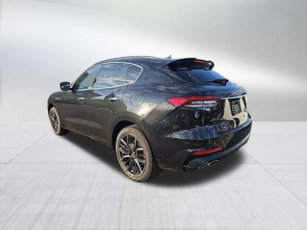 2022 Maserati Levante Modena 7