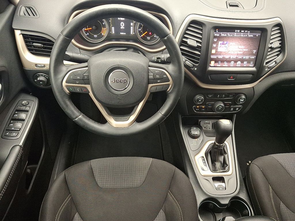 Thumbnail: 2015 Jeep Cherokee - 10